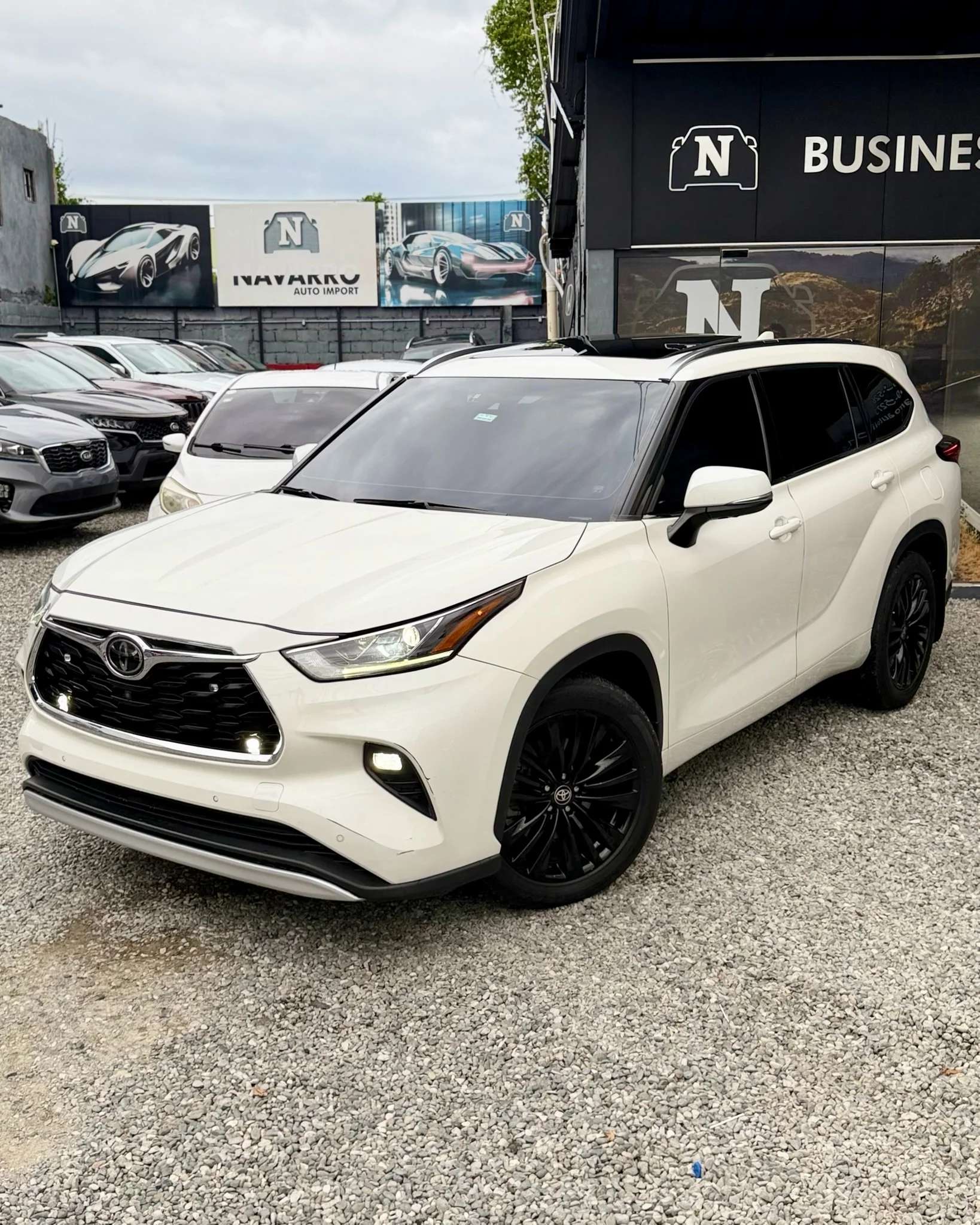 2021 Toyota Highlander Platinum usado en venta por Navarro Auto Import