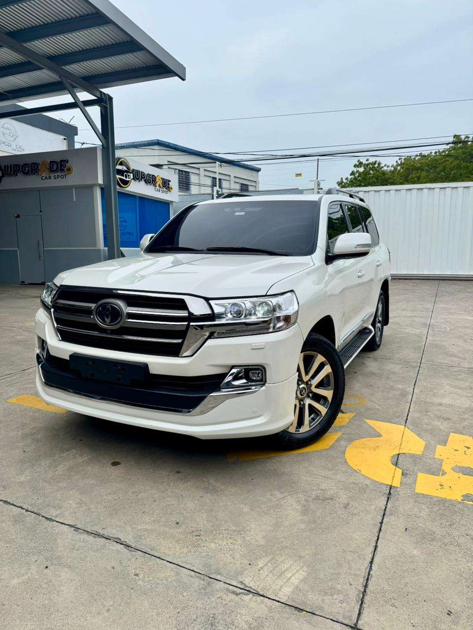 2020 Toyota Land Cruiser VXR usado en venta por A&Y AutoSales