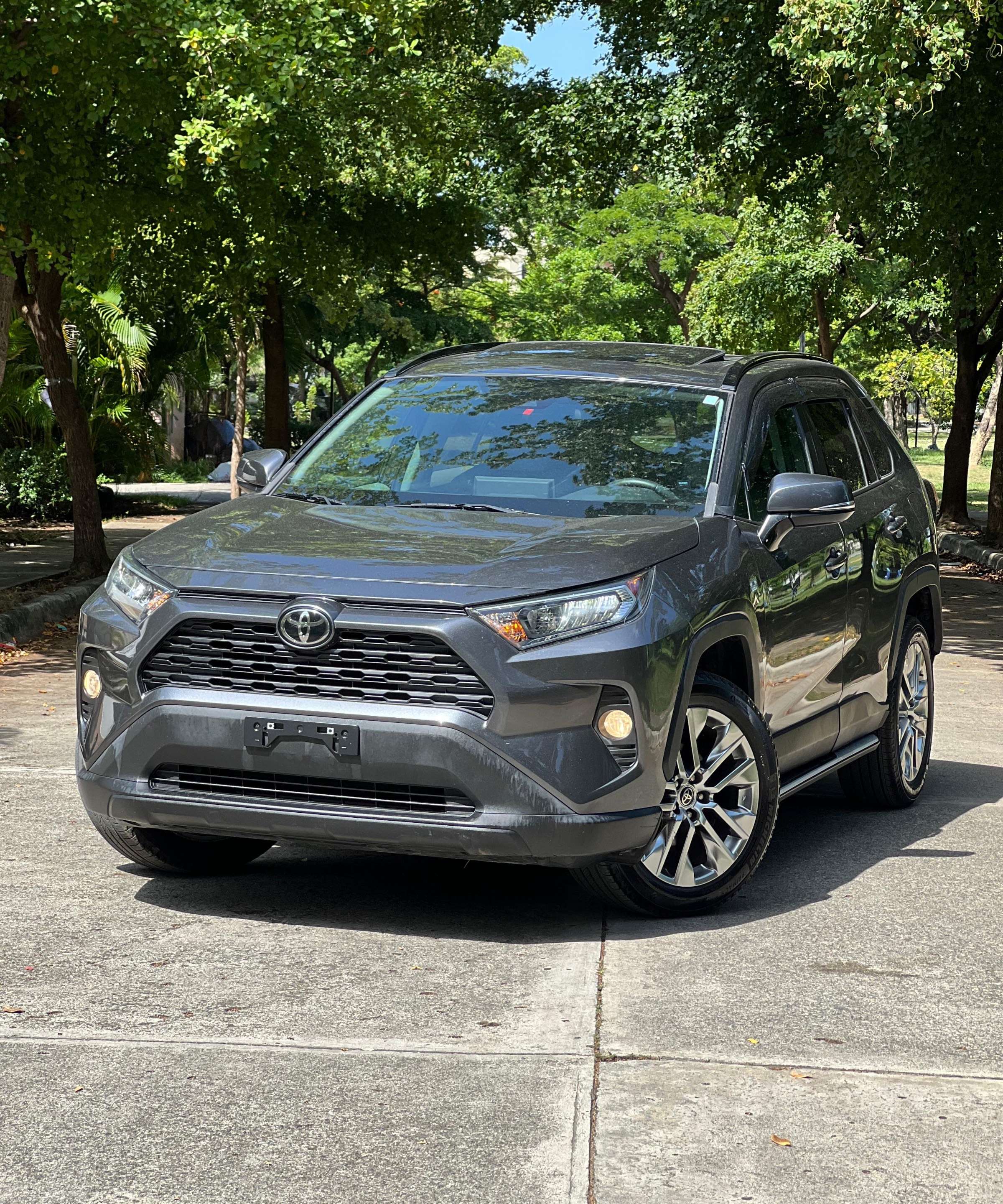 2021 Toyota RAV4 XLE Premium usado en venta por Veras Auto EBauto Group RD