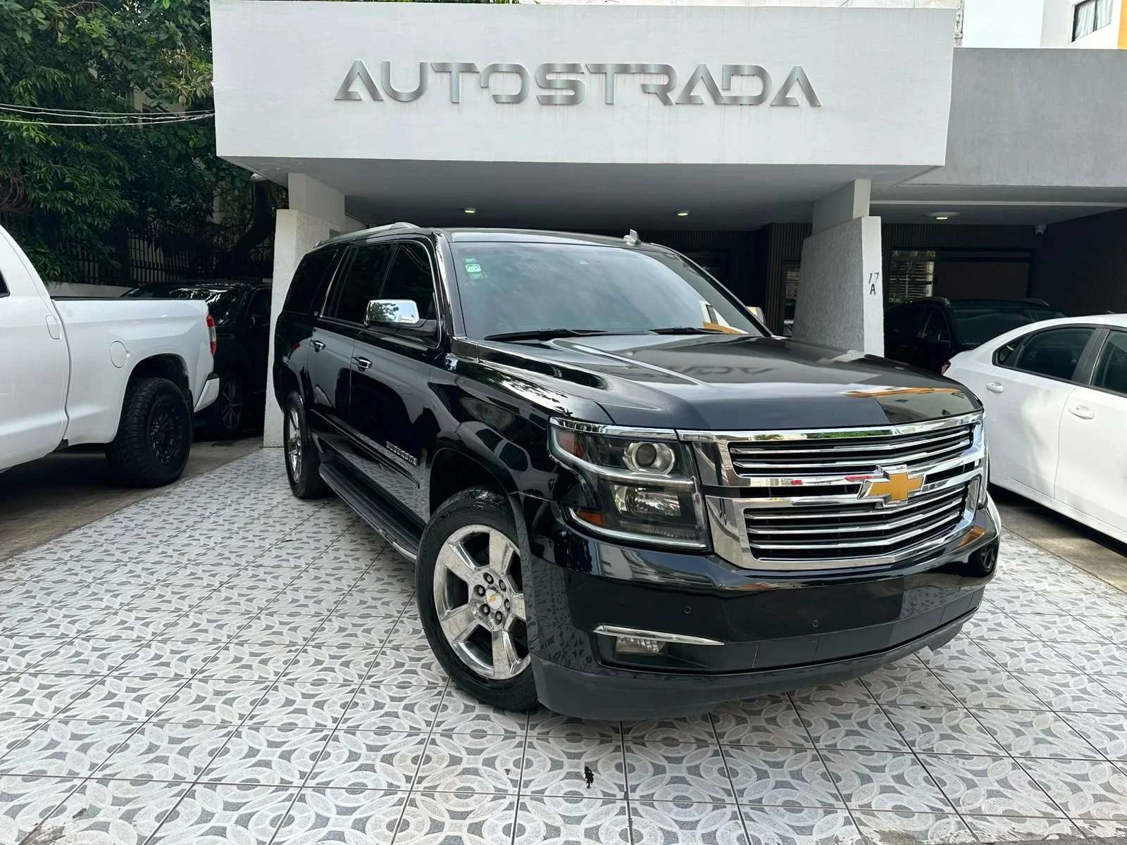 2015 Chevrolet Suburban LTZ usado en venta por Autostrada 