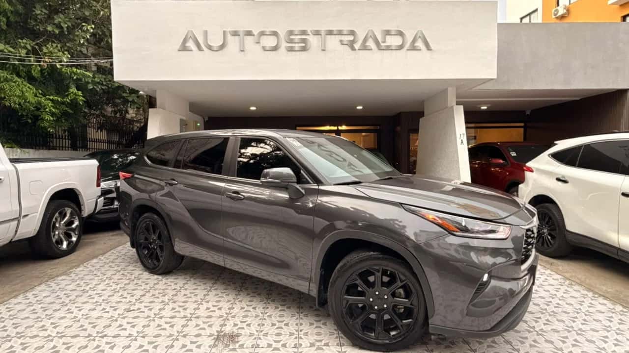 2023 Toyota Highlander LE usado en venta por Autostrada