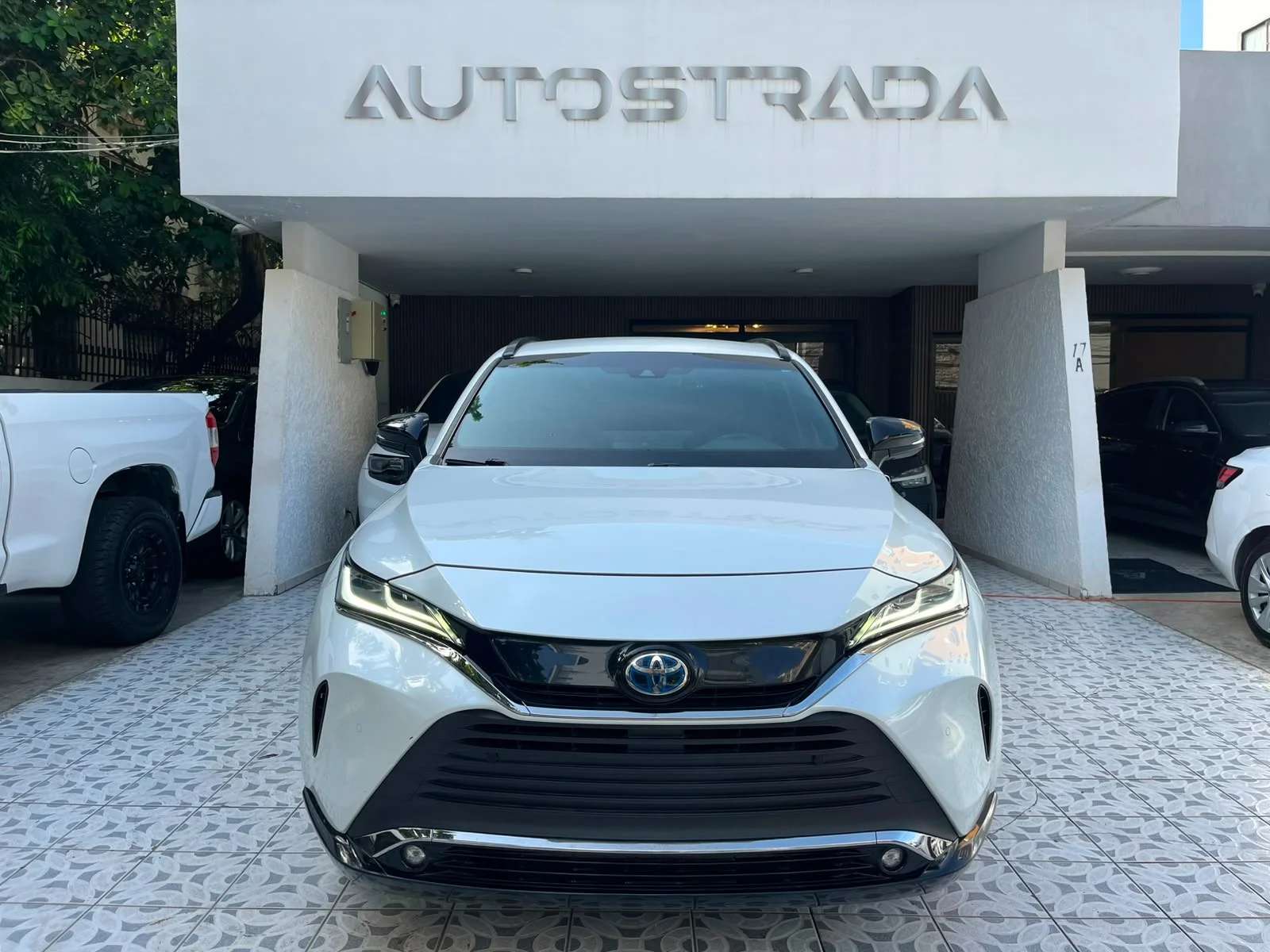 2023 Toyota Venza usado en venta por Autostrada