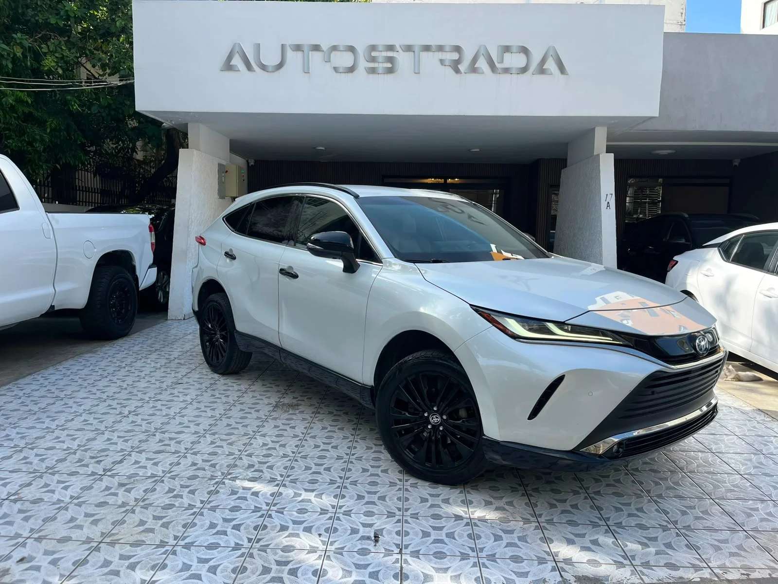 2023 Toyota Venza usado en venta por Autostrada