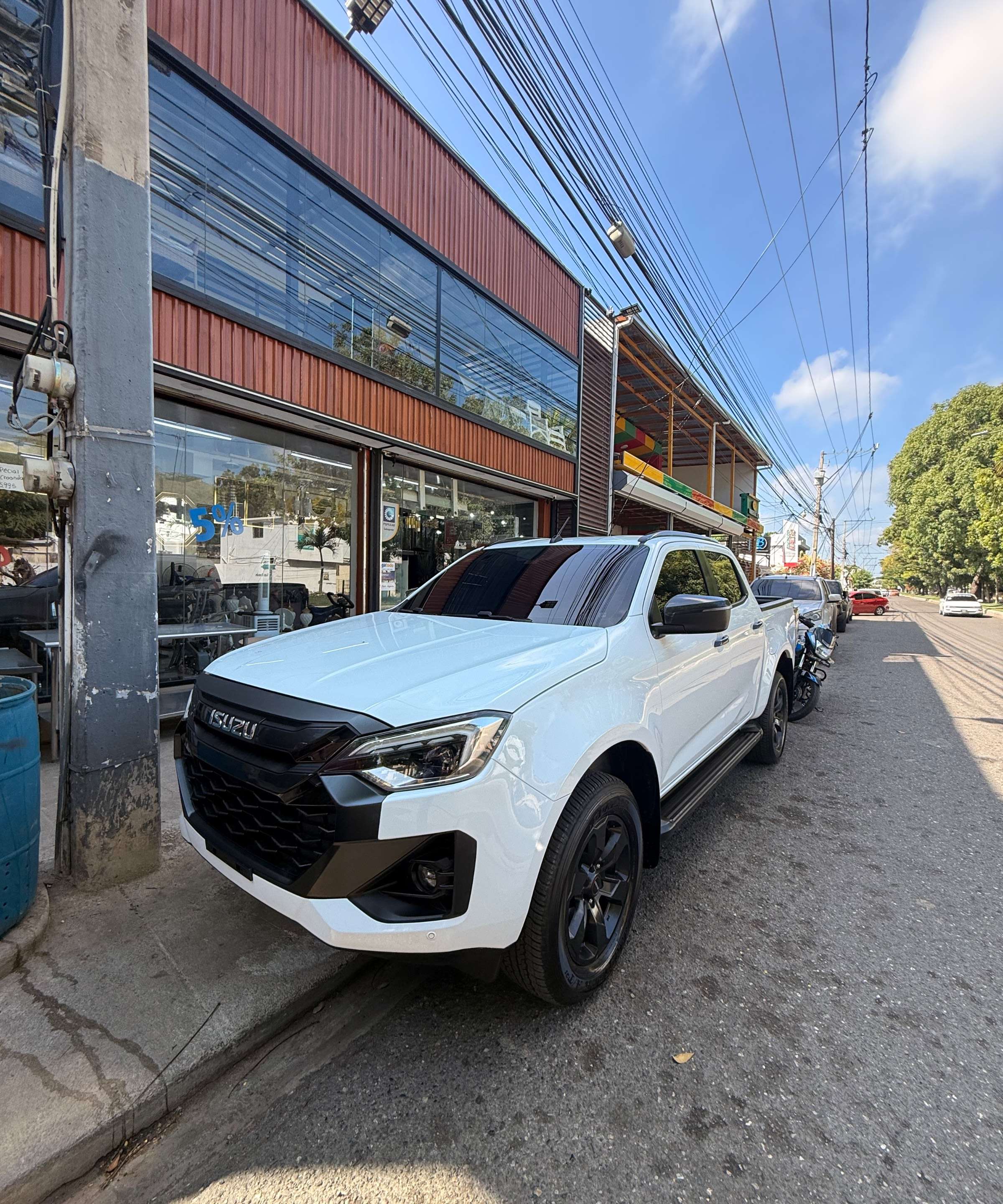 2025 Isuzu DMAX LSE usado en venta por Braylin Hernandez
