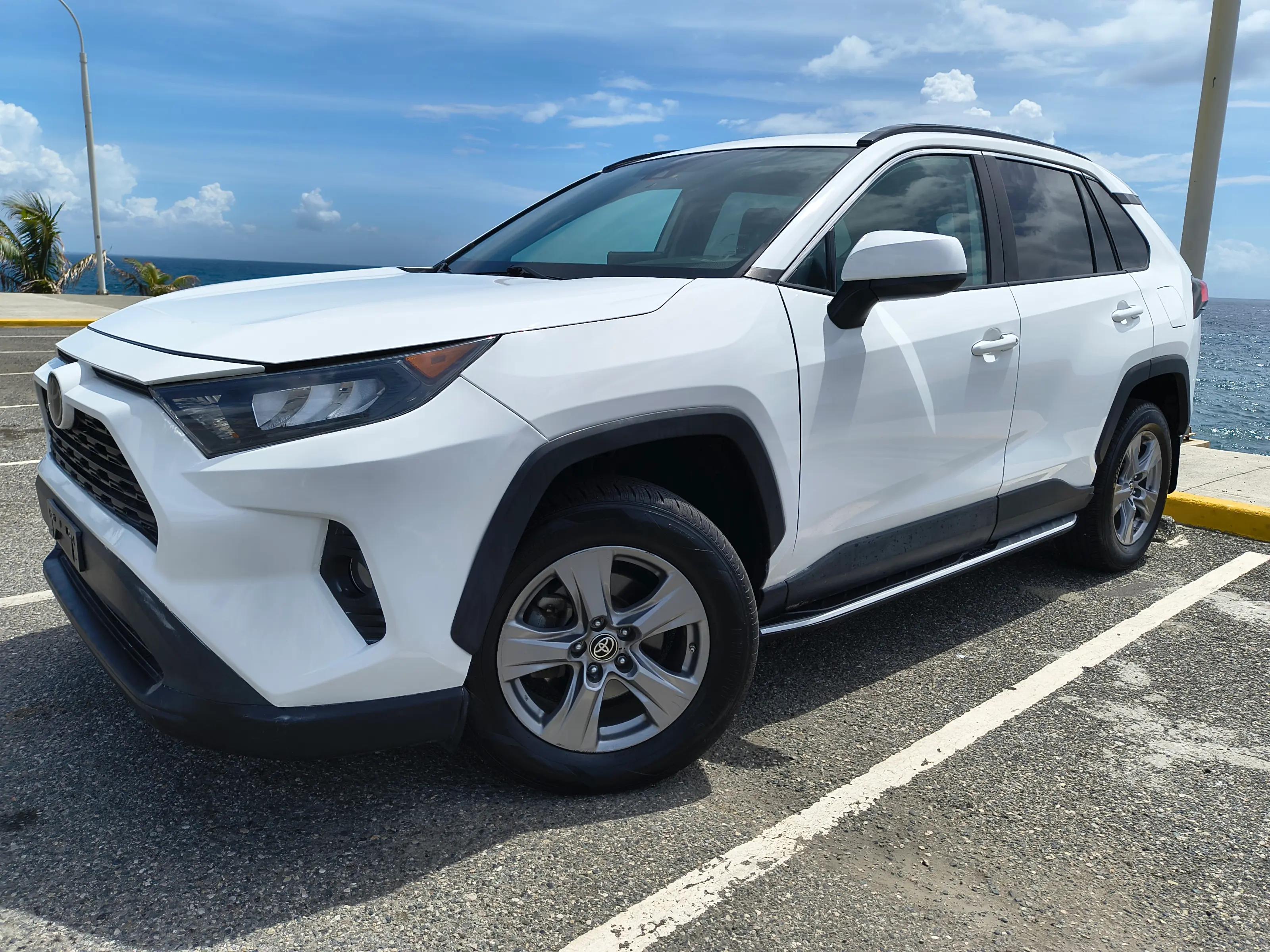 Toyota RAV4 LE 2021 en venta - vista principal
