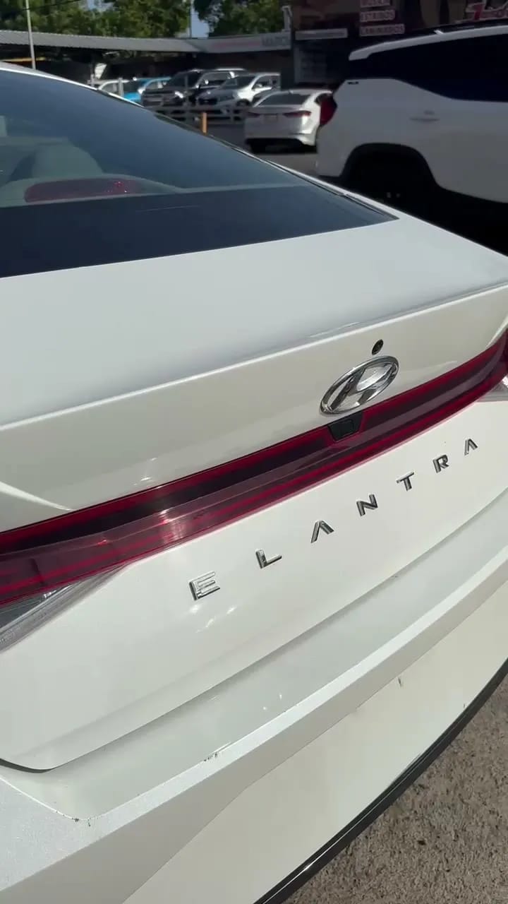 Video del Hyundai Elantra SEL w/Premium Pkg 2022