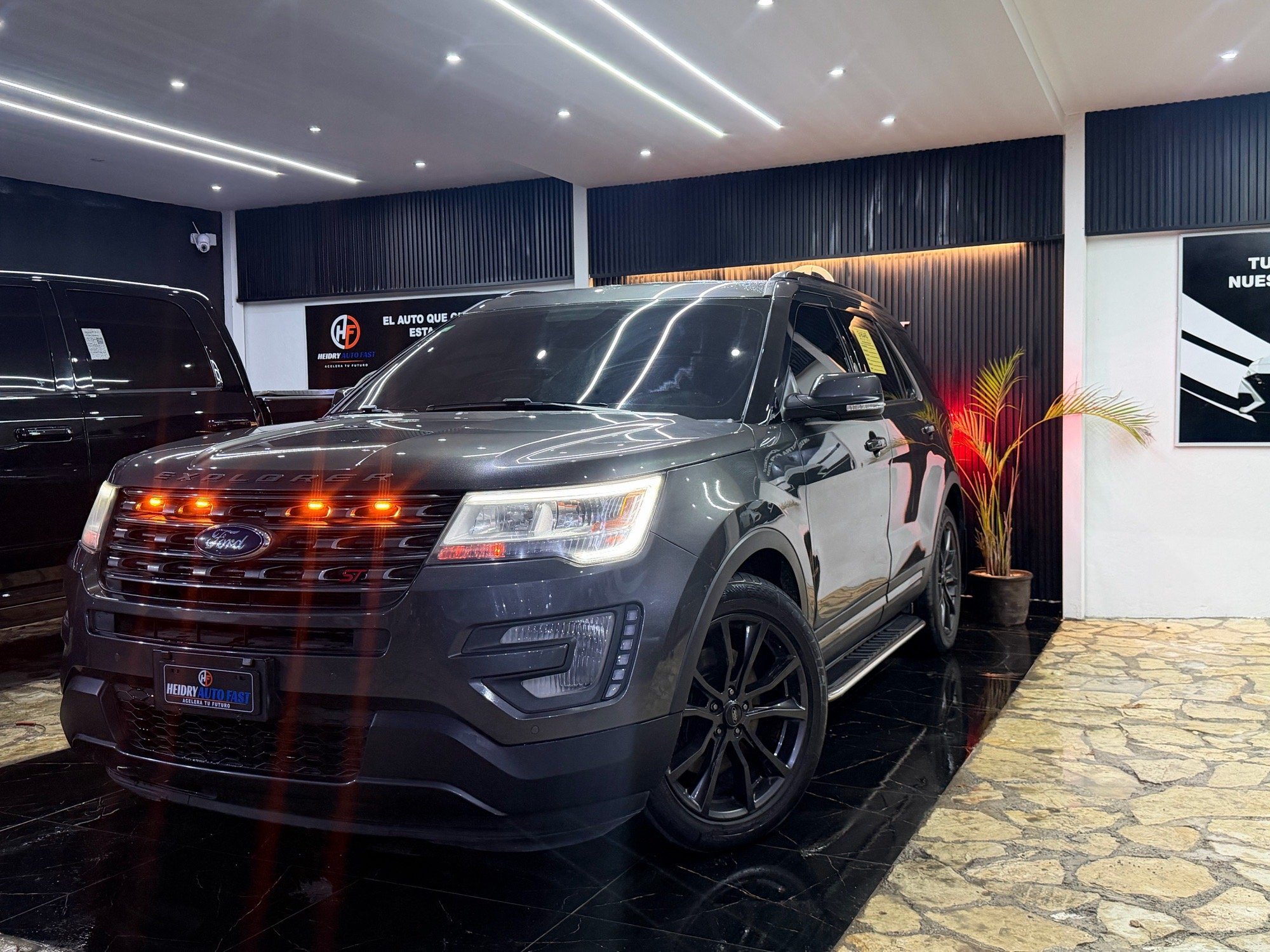 Ford Explorer XLT 2017 en venta - vista principal