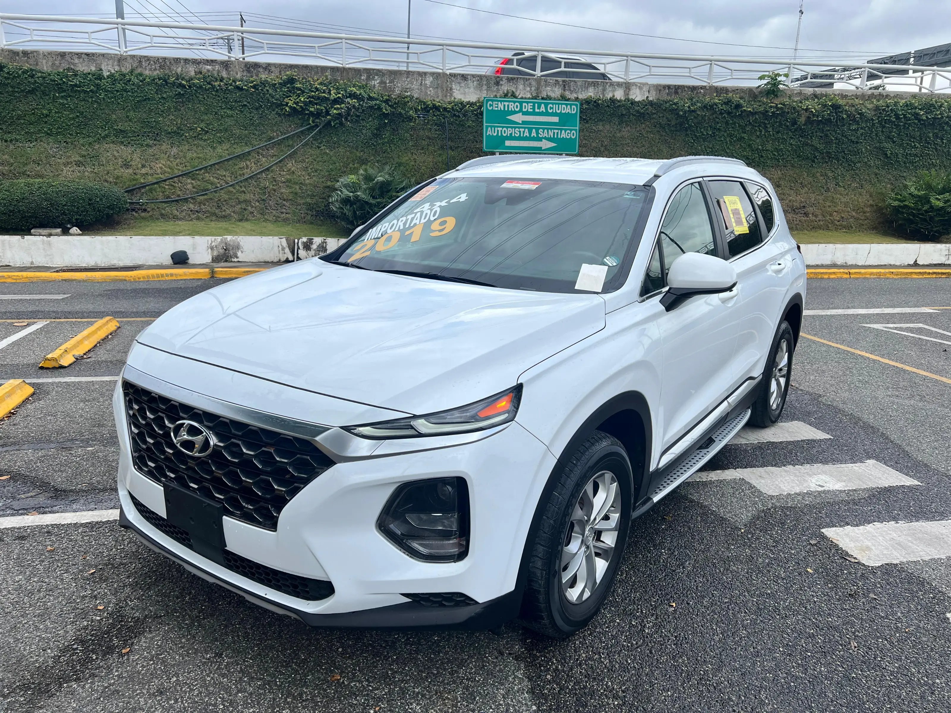 Hyundai Santa Fe SE 2019 en venta - vista principal