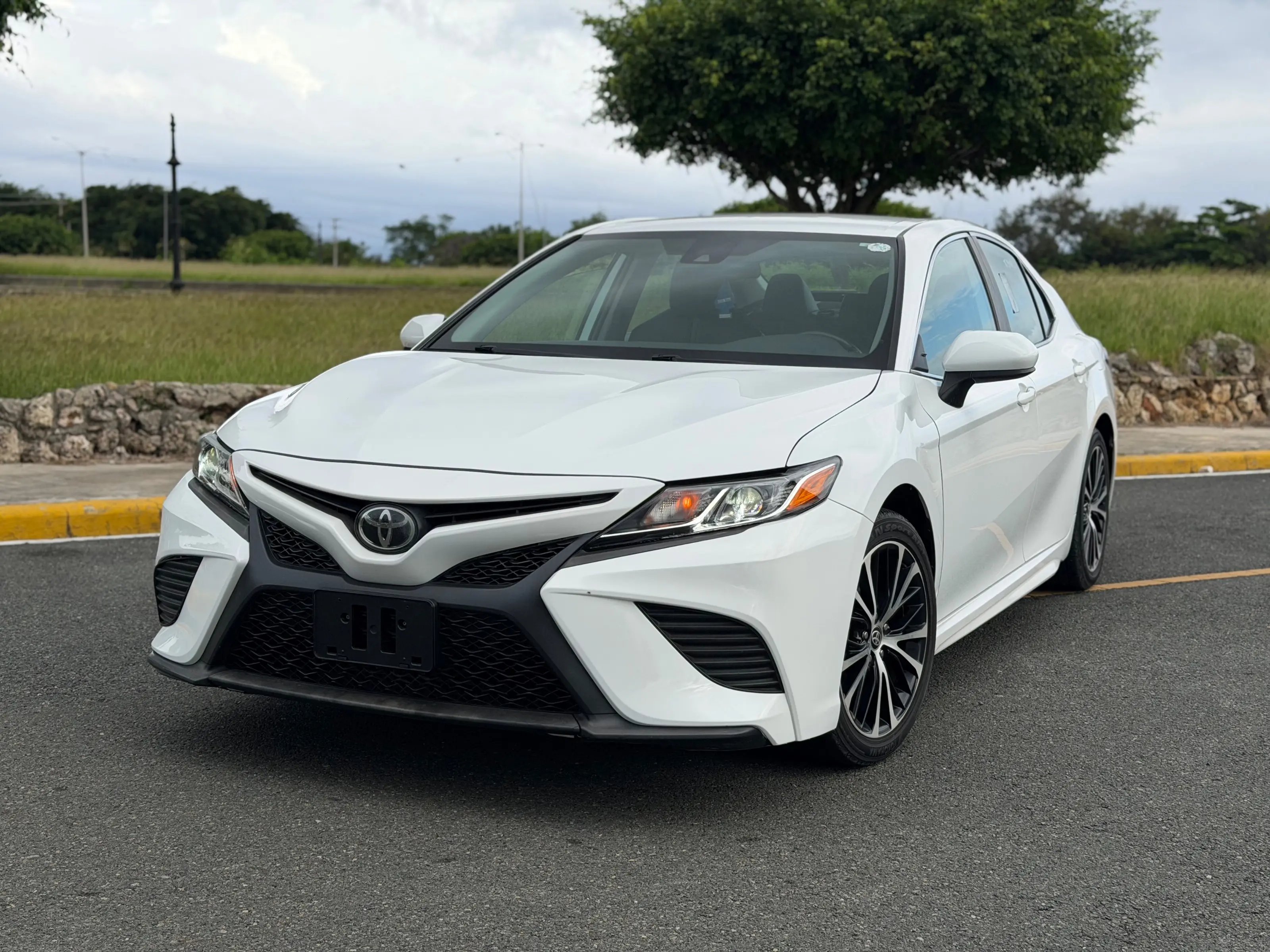 Toyota Camry SE 2020 en venta - vista principal