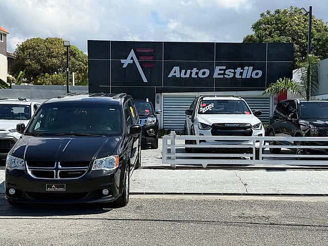 2020 Dodge Grand Caravan SXT usado en venta por AUTO ESTILO