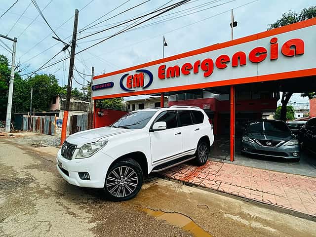 2010 Toyota Land Cruiser Prado VXL usado en venta por Emergencia motors