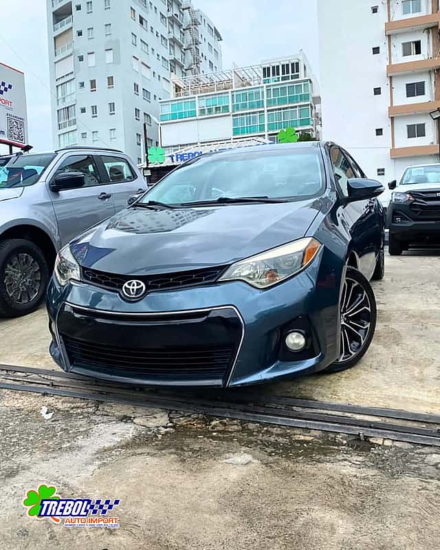 2015 Toyota Corolla S Plus usado en venta por Trebol Auto Import
