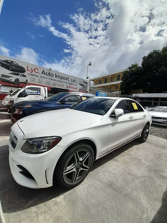2019 Mercedes Benz C 300 usado en venta por L y C AUTO IMPORT