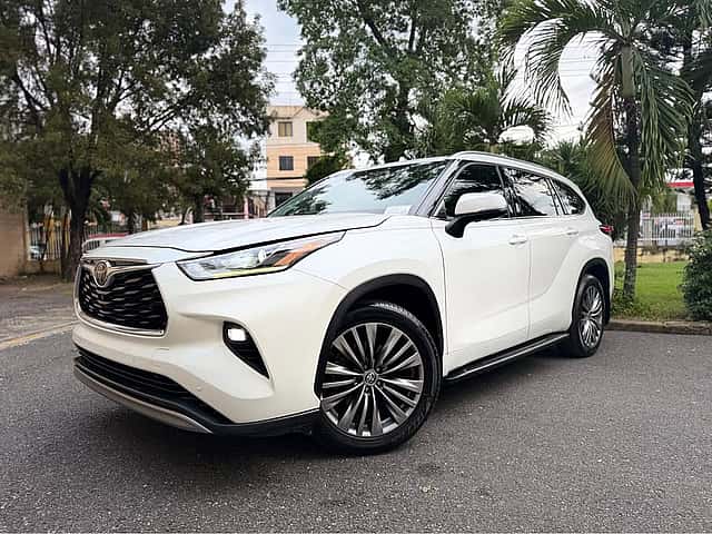 2020 Toyota Highlander Platinum usado en venta por HNOS ACOSTA AUTO IMPORT
