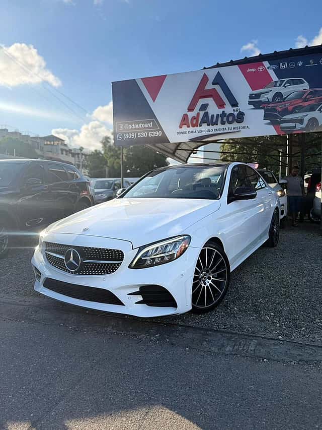 2020 Mercedes Benz C 300 usado en venta por Adonis Polanco