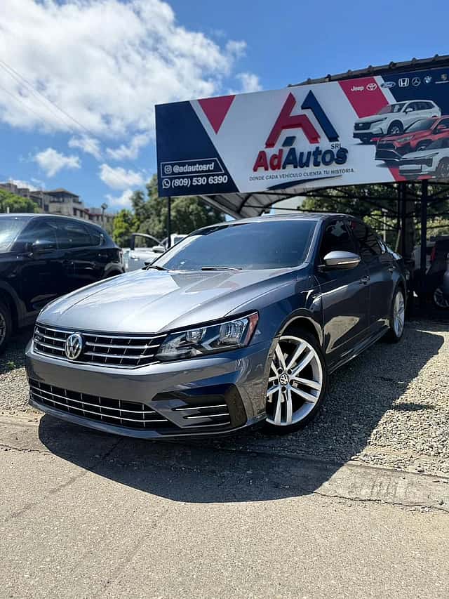 2018 Volkswagen Passat R-Line usado en venta por Adonis Polanco