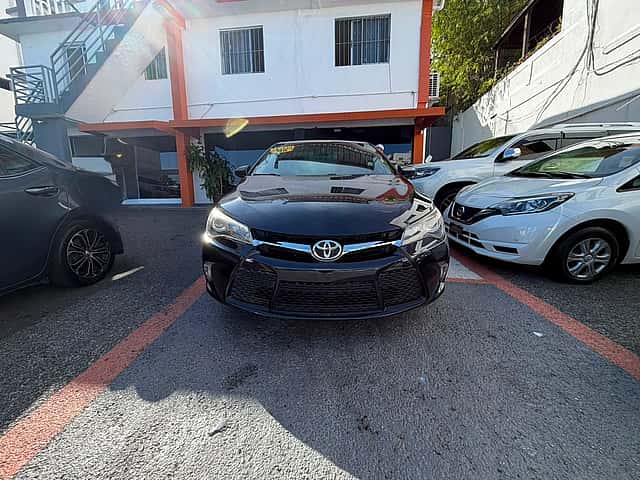 2015 Toyota Camry SE usado en venta por Principe Auto Import