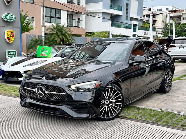2022 Mercedes Benz C 300 AMG usado en venta por Domingo Auto Import S.R.L
