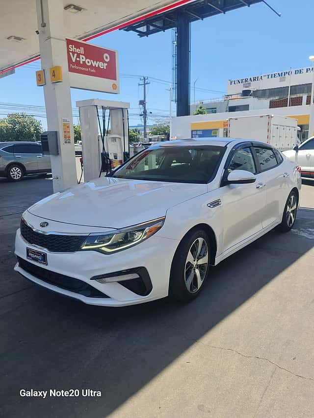 2020 Kia Optima LX usado en venta por B ROSARIO M AUTO IMPORT 
