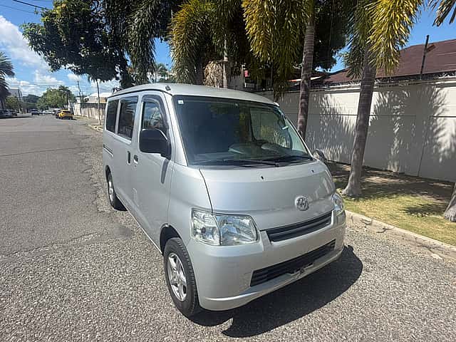 2020 Toyota Town-Ace DX usado en venta por Vision Motors