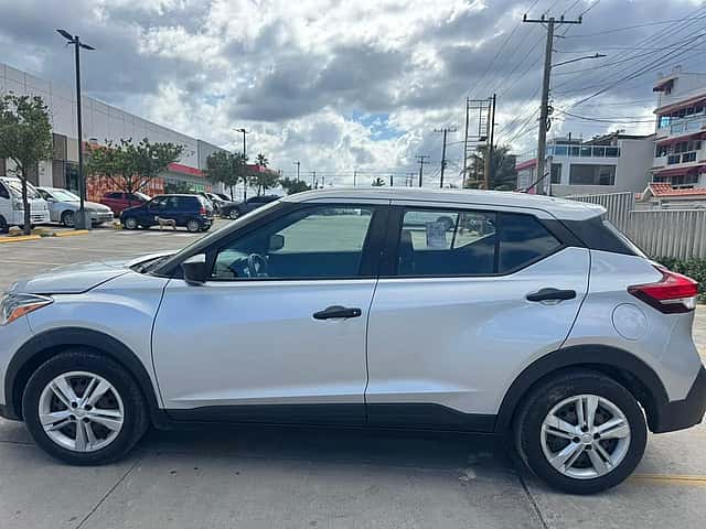 2020 Nissan Kicks SV usado en venta por Teocracia Auto Import