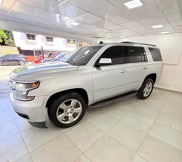 2017 Chevrolet Tahoe LT usado en venta por Car's And Home's On Sale Chos
