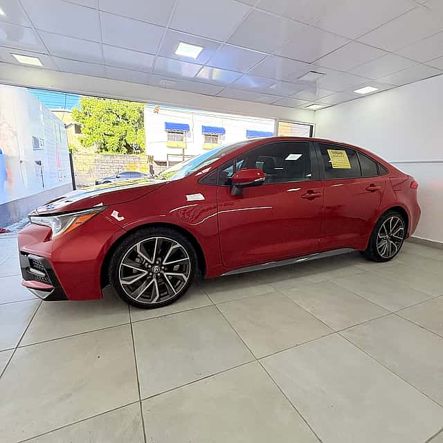 2020 Toyota Corolla SE, CVT, w/Premium pkg usado en venta por Car's And Home's On Sale Chos