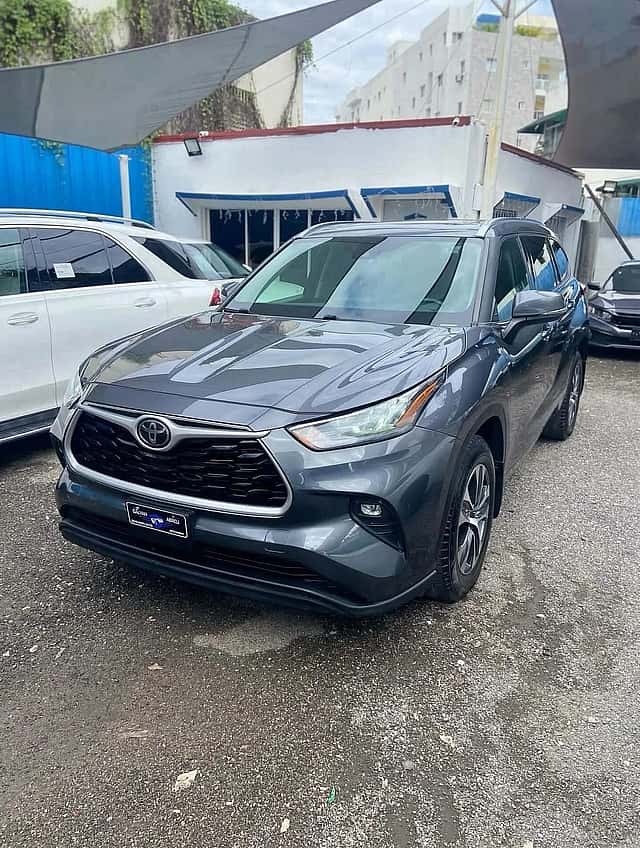 2020 Toyota Highlander XLE usado en venta por Galvan Abreu Auto Import