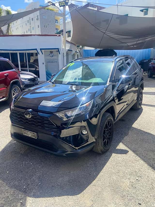 2019 Toyota RAV4 LE usado en venta por Galvan Abreu Auto Import