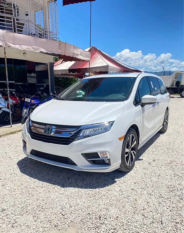 2020 Honda Odyssey Elite usado en venta por Pujols Isidro Motors