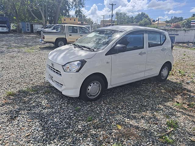2020 Daihatsu Mira usado en venta por Negozia Plus