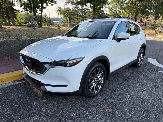 2021 Mazda CX-5 Signature usado en venta por Negozia Plus