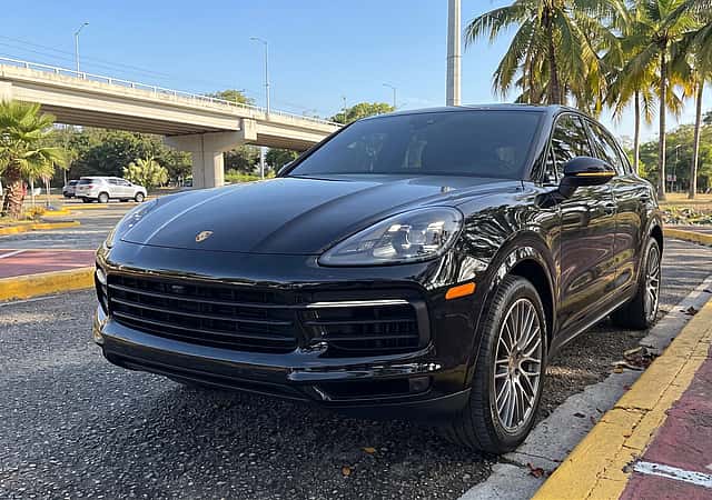 2022 Porsche Cayenne Coupe Platinum usado en venta por Negozia Plus