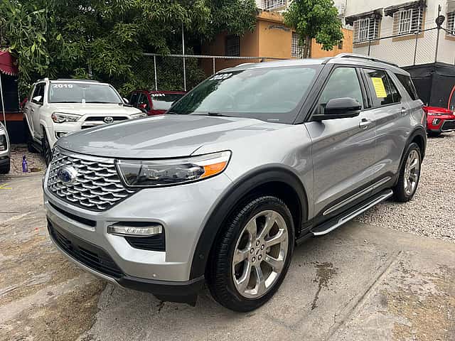 2020 Ford Explorer Platinum usado en venta por Robmariel Auto Import
