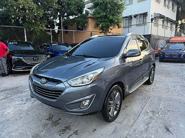 2015 Hyundai Tucson GLS (Middle) usado en venta por Robmariel Auto Import