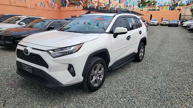 2023 Toyota RAV4 XLE usado en venta por Runelvy Auto Import