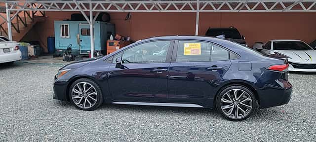 2022 Toyota Corolla XLE usado en venta por Robert Fernandez 