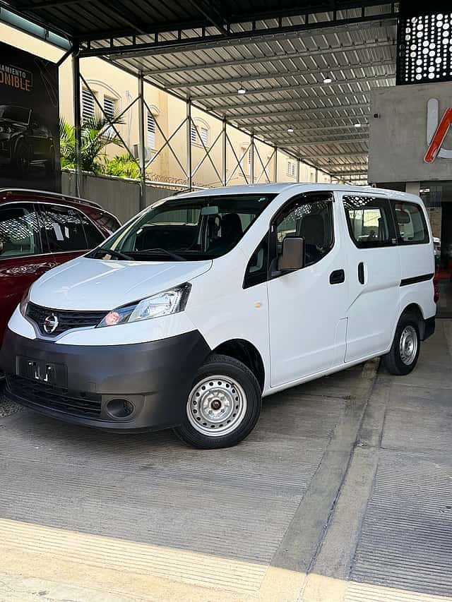 2020 Nissan NV 200 usado en venta por UNIAUTO