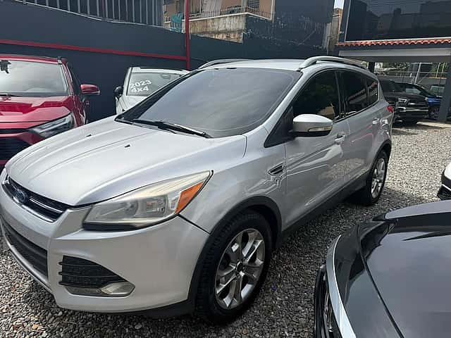 2014 Ford Escape Titanium usado en venta por ARS Auto Import