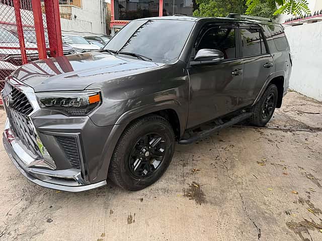 2020 Toyota 4 Runner Sport Edition usado en venta por ARS Auto Import