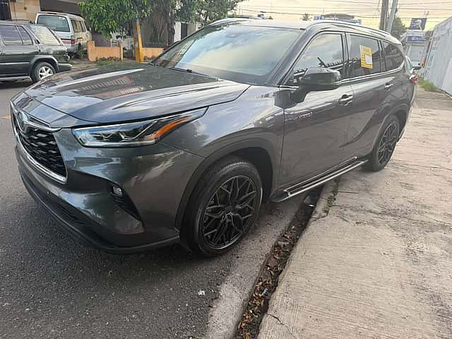 2022 Toyota Highlander Hybrid usado en venta por ARS Auto Import