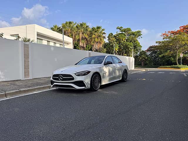 2022 Mercedes Benz C 300 AMG Hibrid usado en venta por E. Francisco Rodrigues Auto Import