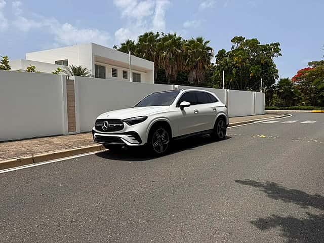2023 Mercedes Benz GLC 300 usado en venta por E. Francisco Rodrigues Auto Import