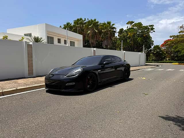 2013 Porsche Panamera GTS usado en venta por E. Francisco Rodrigues Auto Import