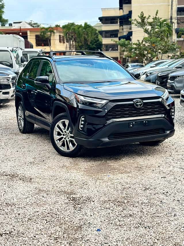 2024 Toyota RAV4 XLE Premium usado en venta por FADIR AUTO GROUP 
