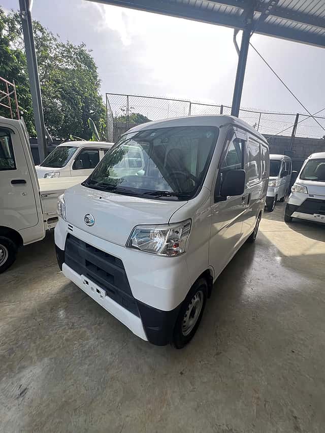 2020 Daihatsu Hijet Minivan usado en venta por Luis Alfredo Sanchez Auto Import