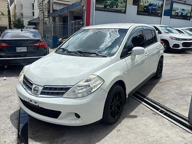 2011 Nissan TIIDA usado en venta por SEDI MOTORS