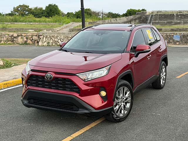 2021 Toyota RAV4 XLE Premium usado en venta por Saldivar Auto Store