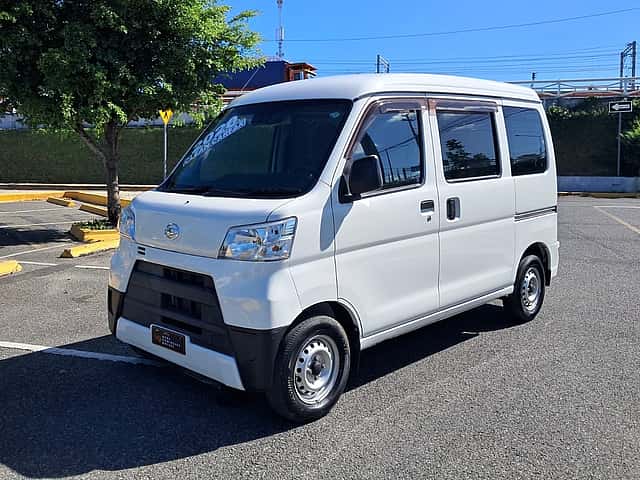 2020 Daihatsu Hijet Minivan usado en venta por Mena Dominguez Motors