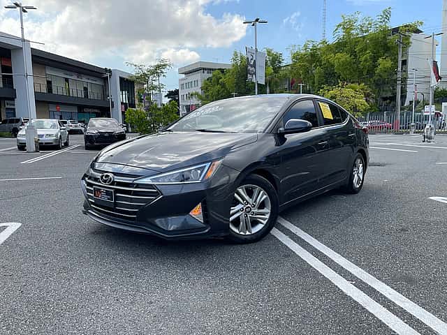 2020 Hyundai Elantra SEL usado en venta por Mena Dominguez Motors